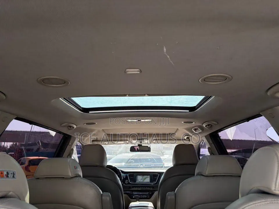 Kia Carnival 2017 Black