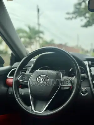 Toyota Camry XSE (2.5L 4cyl 8A) 2019 White