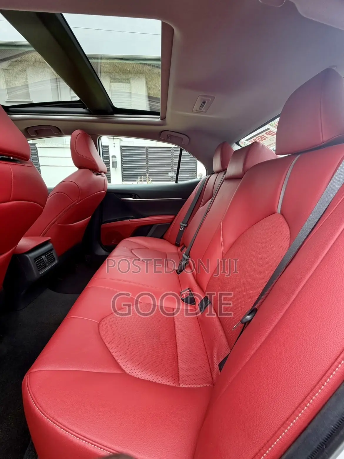 Toyota Camry XSE (2.5L 4cyl 8A) 2019 White