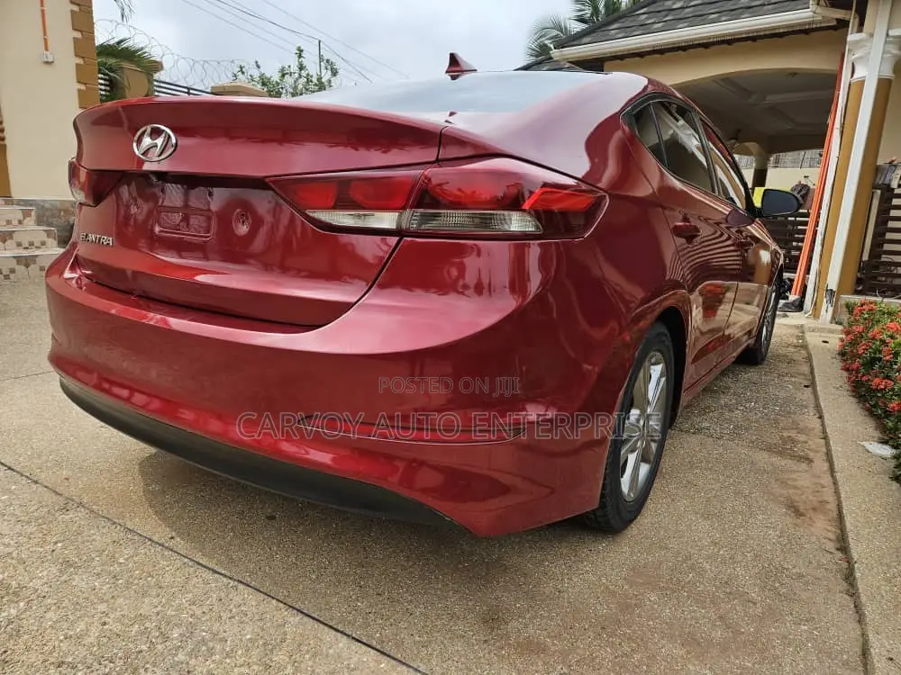 Hyundai Elantra Limited Sedan FWD (2.0L 4cyl 6A) 2017 Red