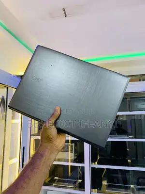 Laptop Acer Aspire E1 8GB Intel Core i3 HDD 1T