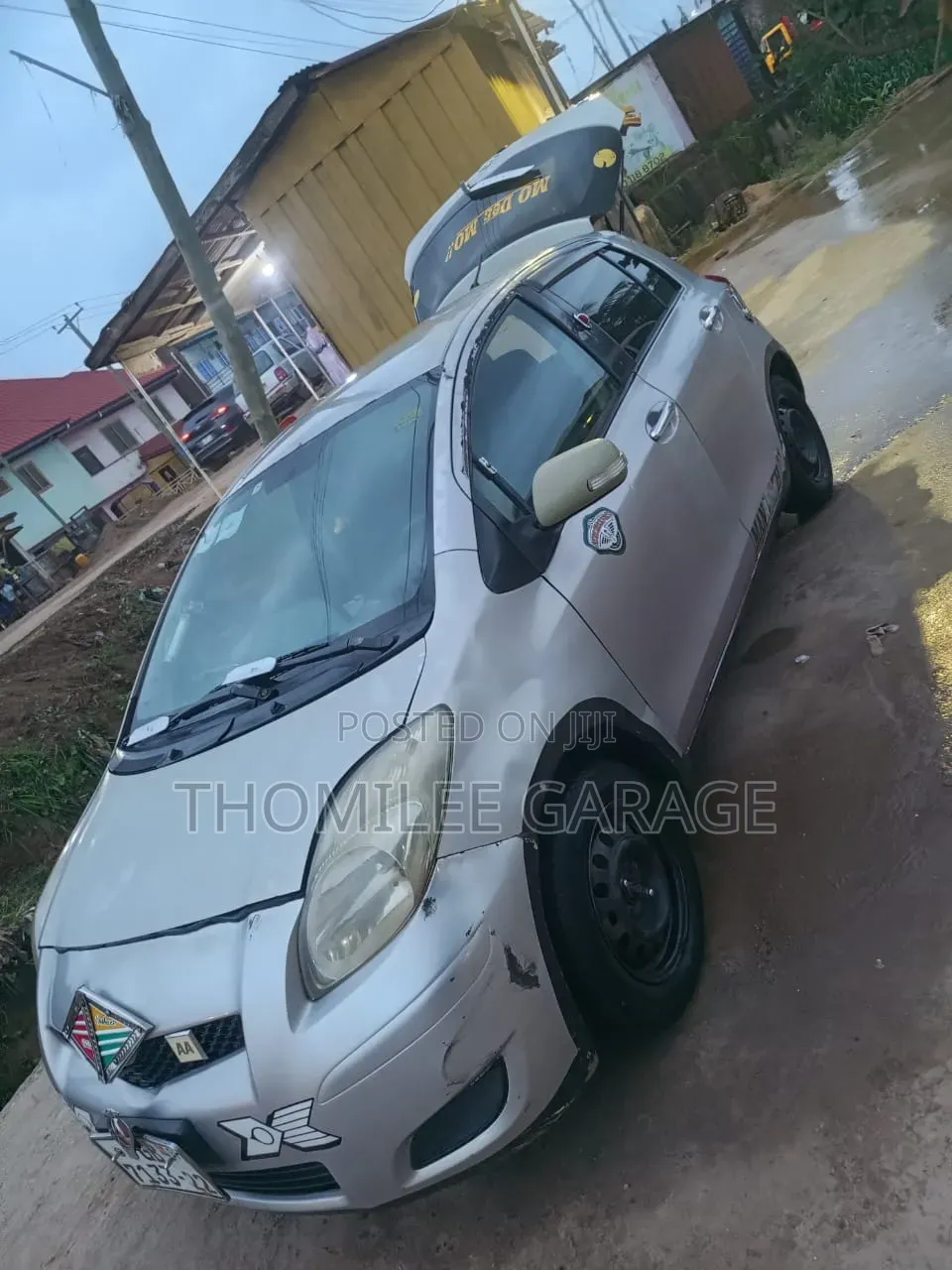 Toyota Vitz 2010 Silver
