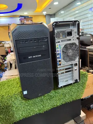 Desktop Computer HP Z4 G4 24GB Intel Xeon SSD 512GB
