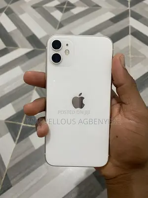 Apple iPhone 11 64 GB White