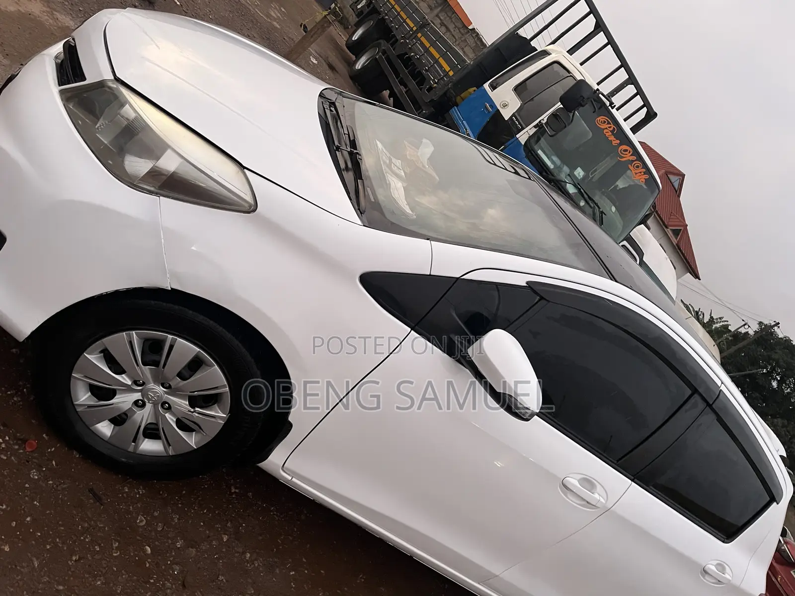 Toyota Vitz 1.3 AWD 5dr 2012 White