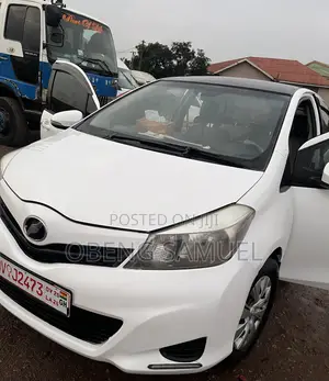 Toyota Vitz 1.3 AWD 5dr 2012 White
