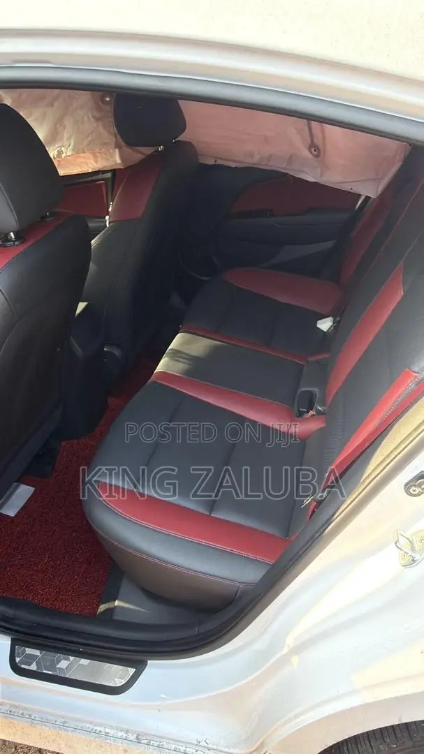Hyundai Avante 2018 White