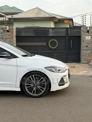 Hyundai Avante 2018 White