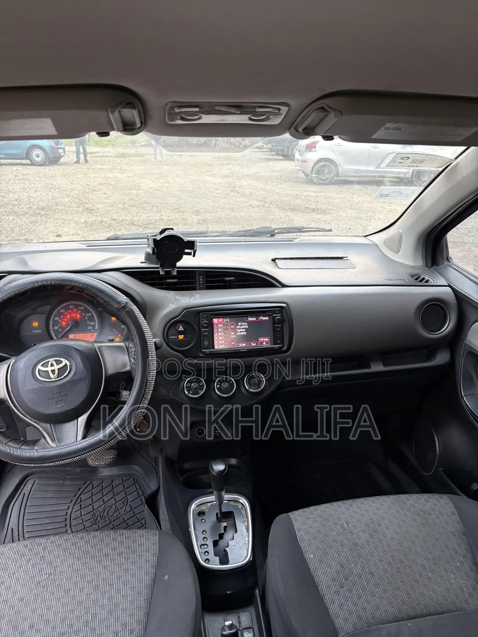 Toyota Yaris LE Hatchback 5dr 2015 Red