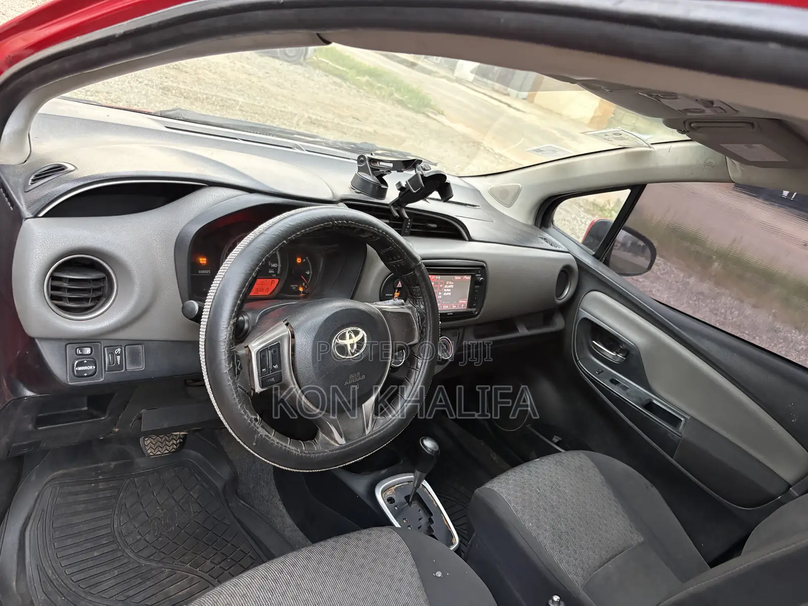Toyota Yaris LE Hatchback 5dr 2015 Red