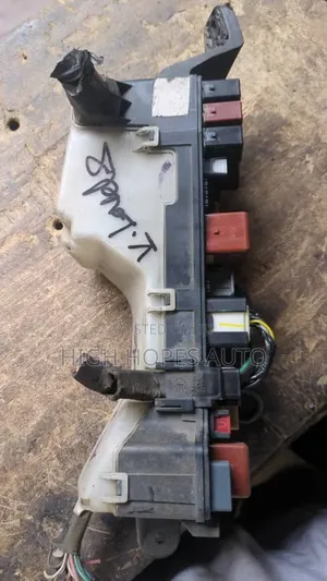 Toyota Corolla 2003-2007 Engine Fuse Board(6pins)