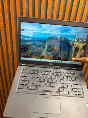 Laptop Dell Latitude 5480 16GB Intel Core i7 SSD 256GB