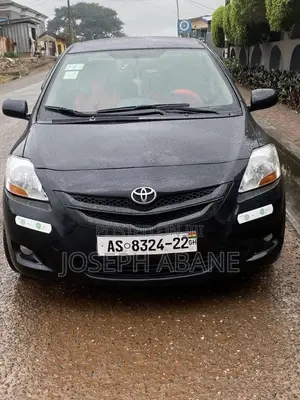 Toyota Yaris Base Sedan 4dr 2010 Black