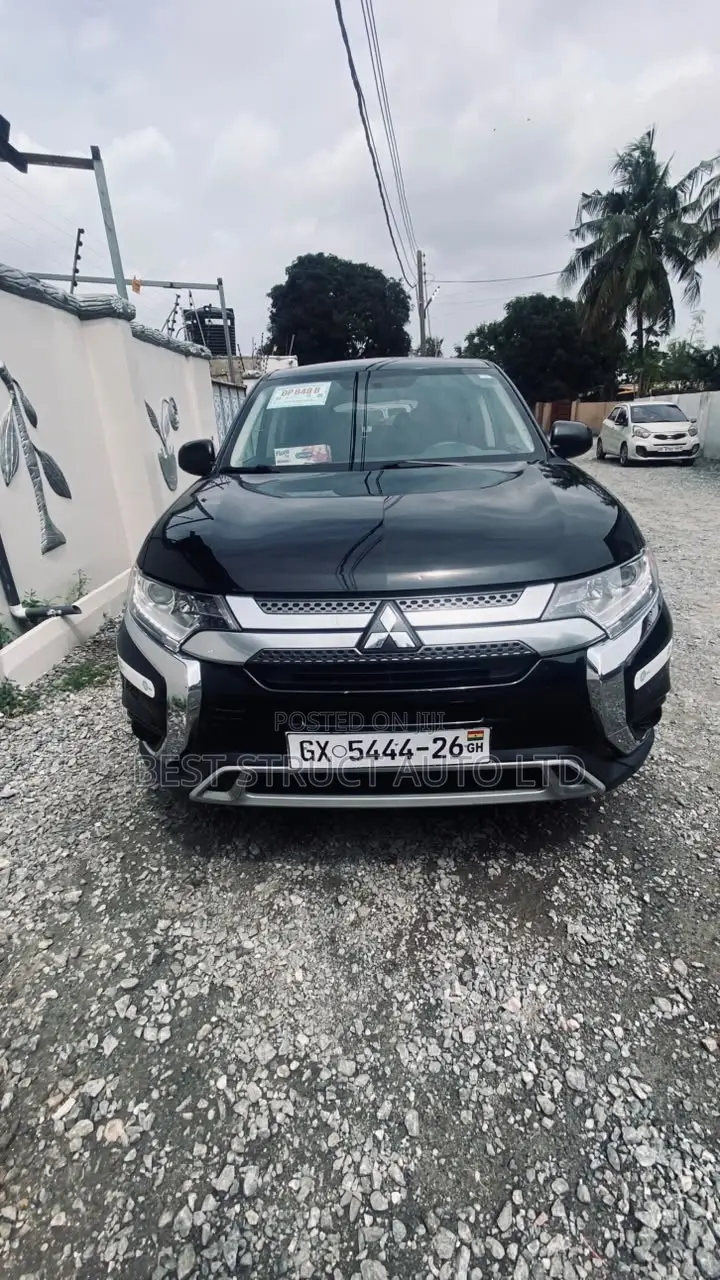 2019 Model Mitsibushi Outlander for Rent