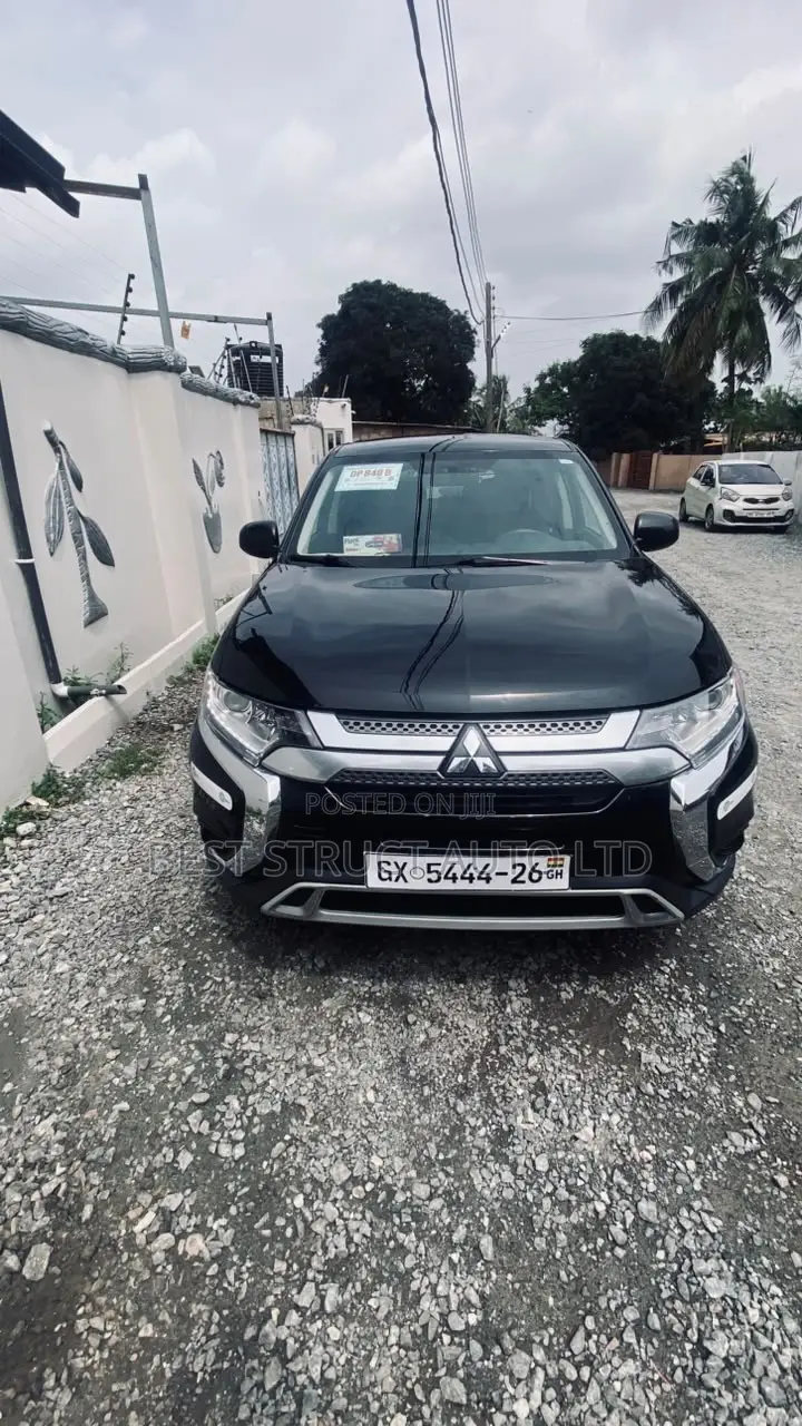 2019 Model Mitsibushi Outlander for Rent