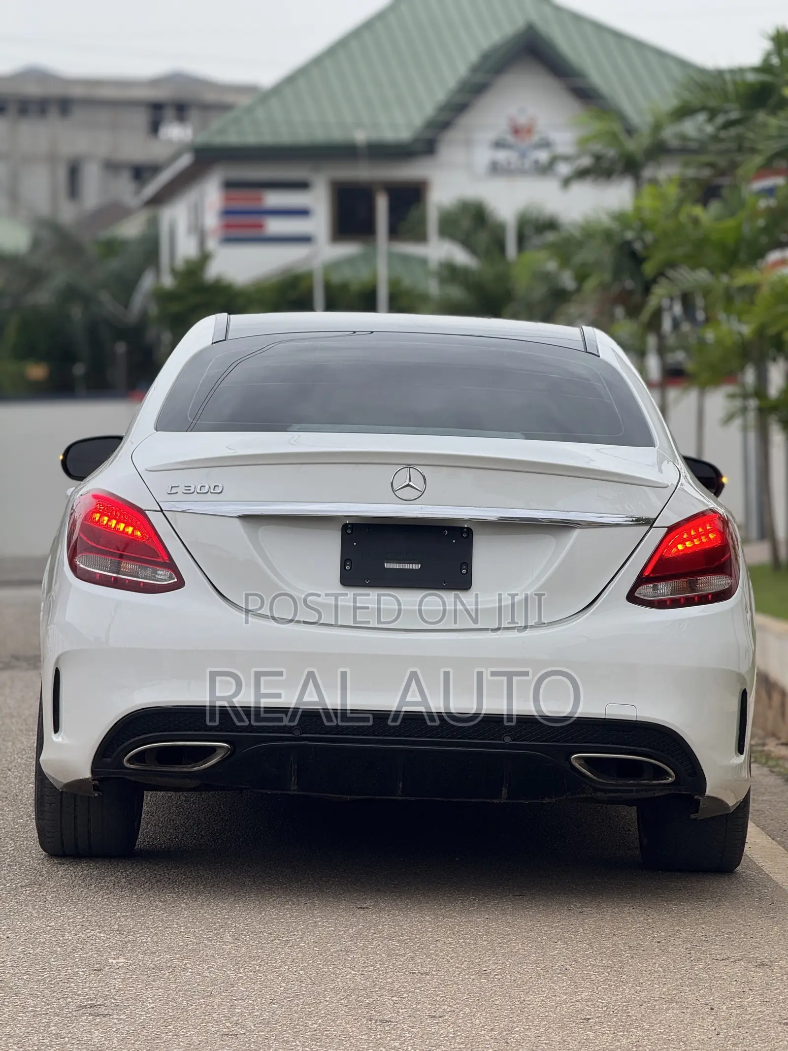 Mercedes-Benz C300 Sport 4Matic Sedan AWD (2.0L 4cyl 7A) 2017 White