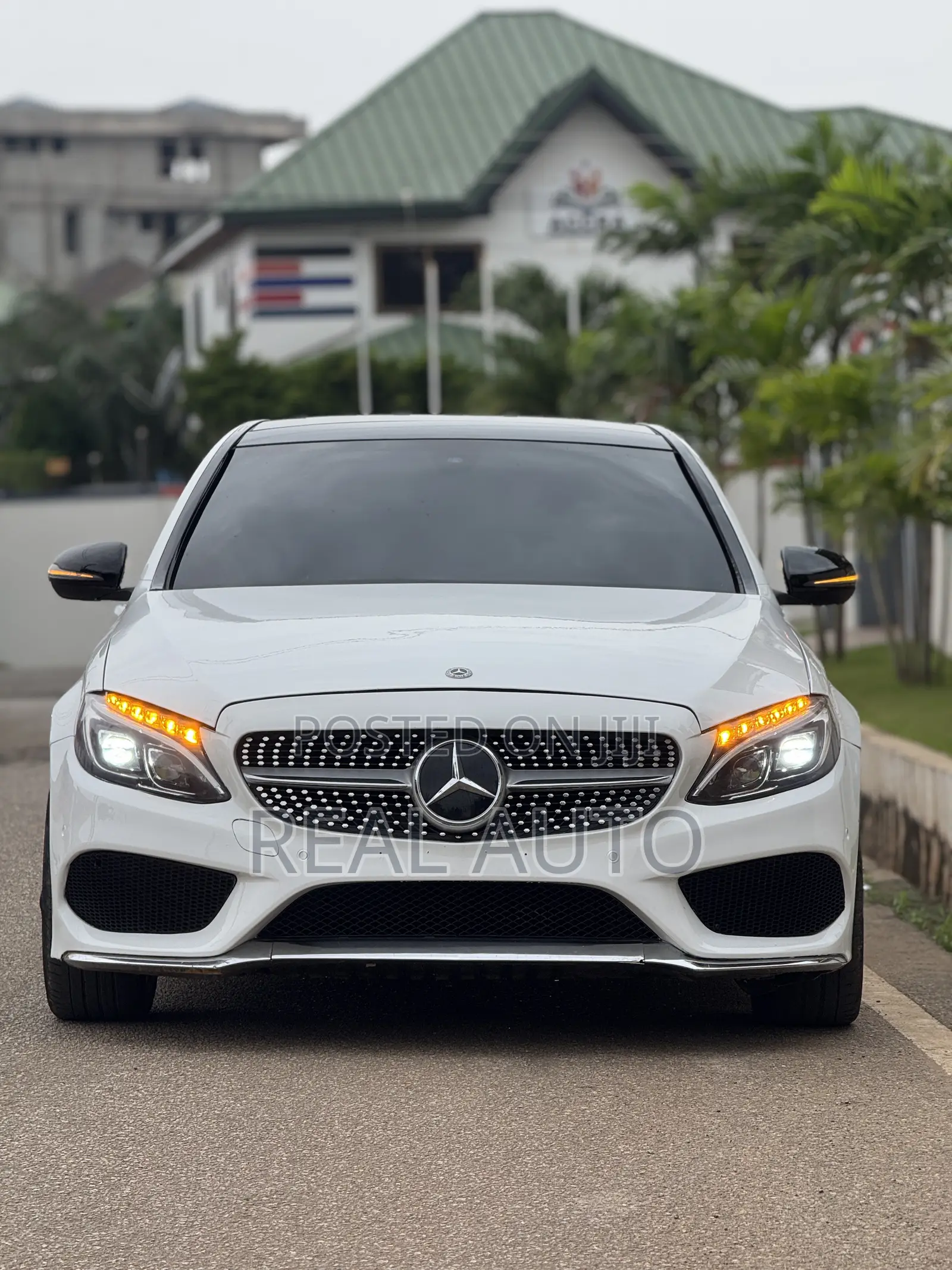 Mercedes-Benz C300 Sport 4Matic Sedan AWD (2.0L 4cyl 7A) 2017 White