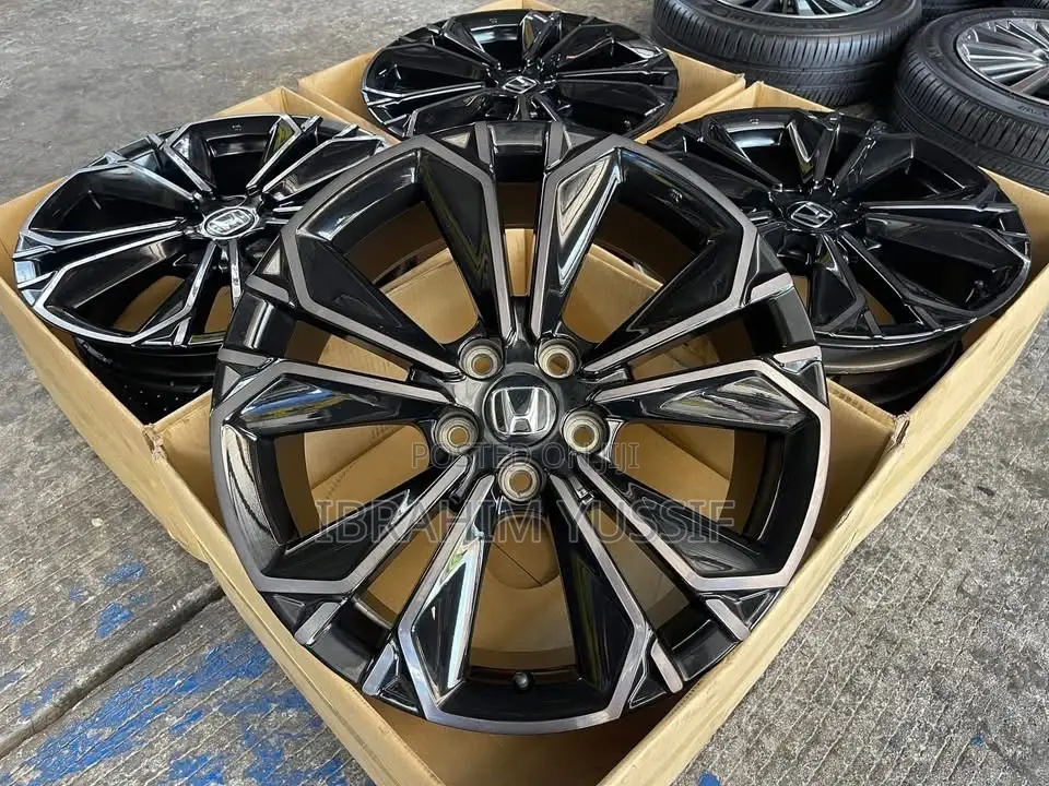 HonDa CRV 18 and 19set Available ¥
