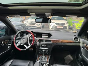 Mercedes-Benz C250 2014 Black