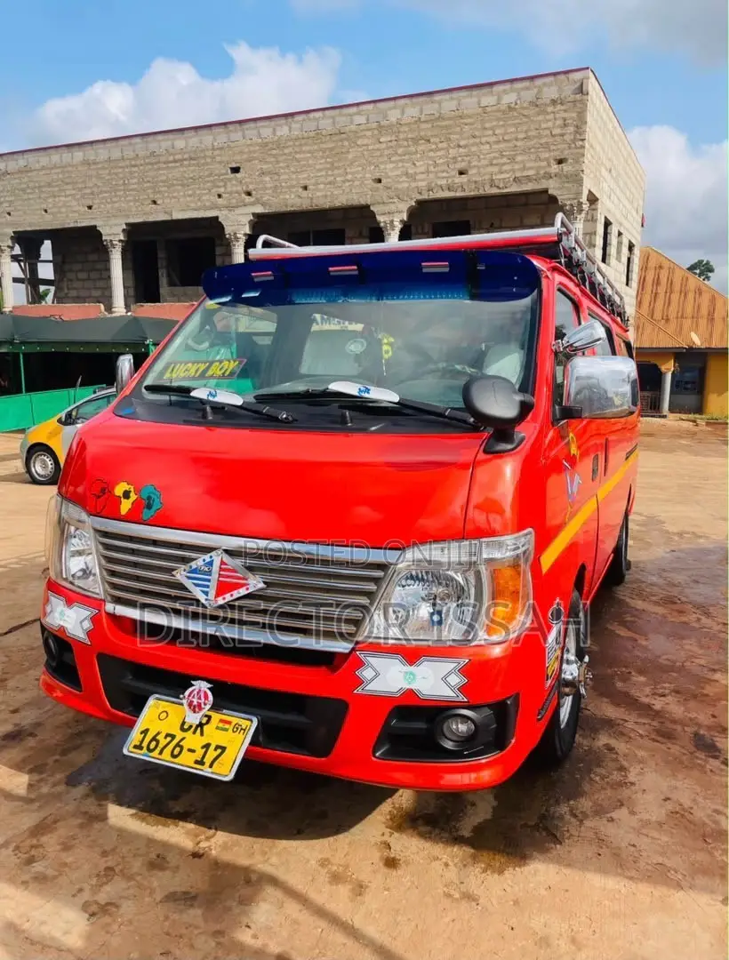 Nissan Caravan (Urvan) 2011 Red