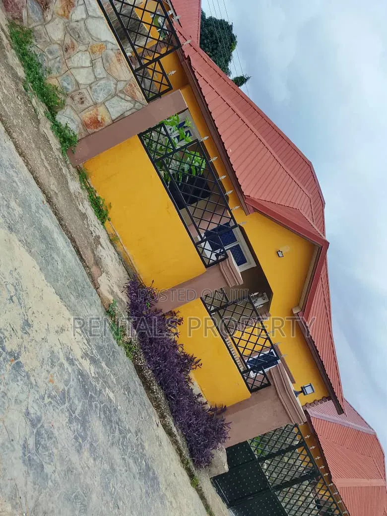 3bdrm House in Oyarifa Mall Area for rent