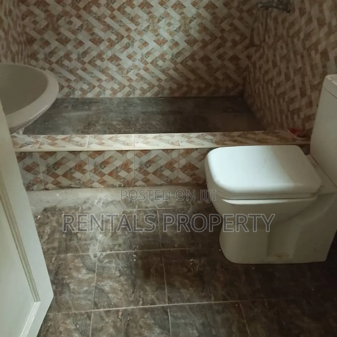 3bdrm House in Oyarifa Mall Area for rent