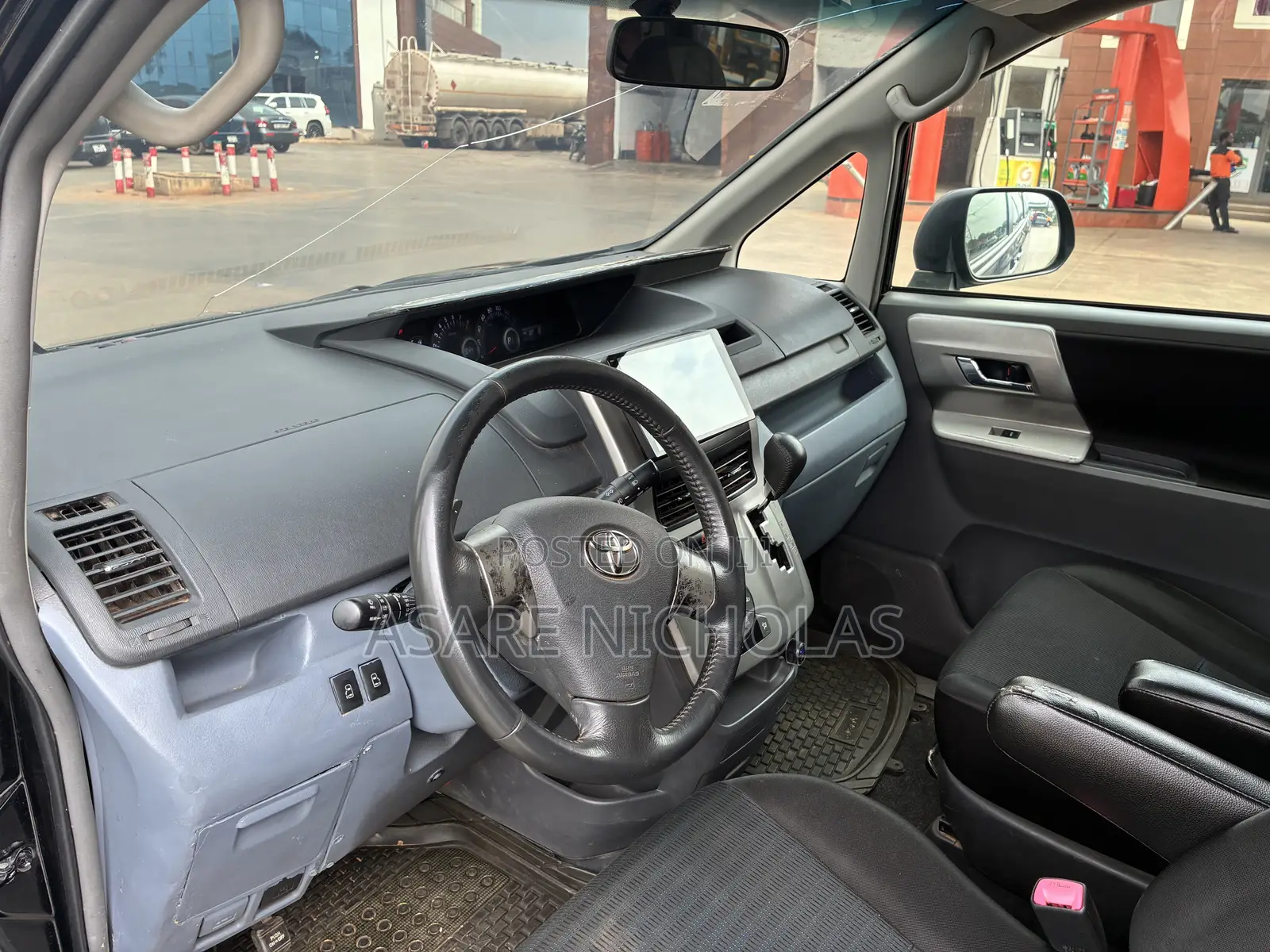 Toyota Voxy 2013 Black