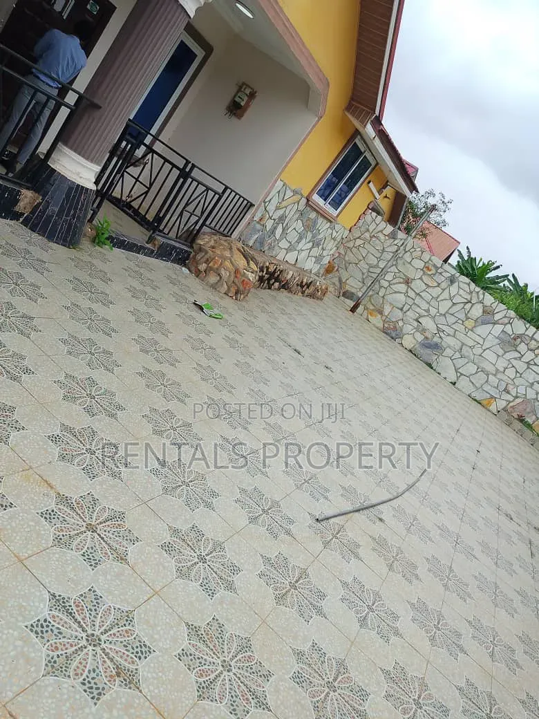 3bdrm House in Oyarifa Mall Area for rent