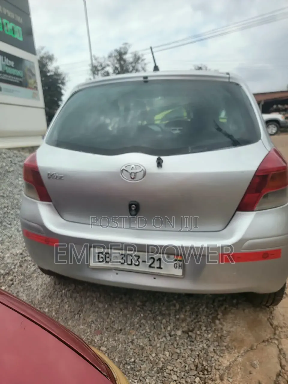 Toyota Vitz 2010 Silver