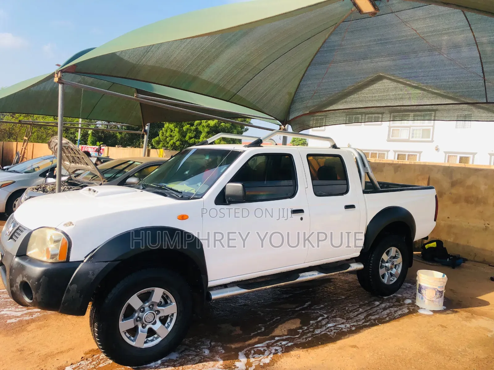Nissan Hardbody 2015 White