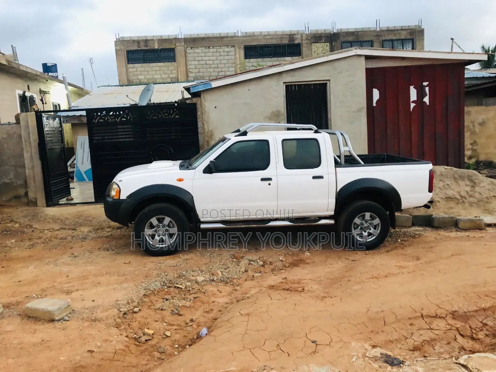 Nissan Hardbody 2015 White
