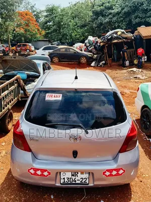 Toyota Vitz 2010 White