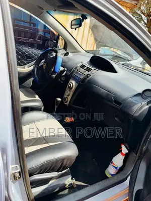 Toyota Vitz 2010 White