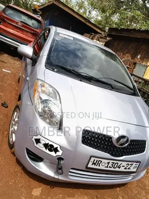 Toyota Vitz 2010 White