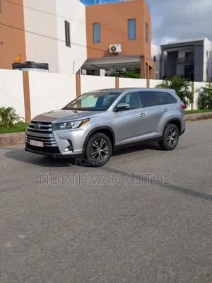 Toyota Highlander LE 2019 Silver