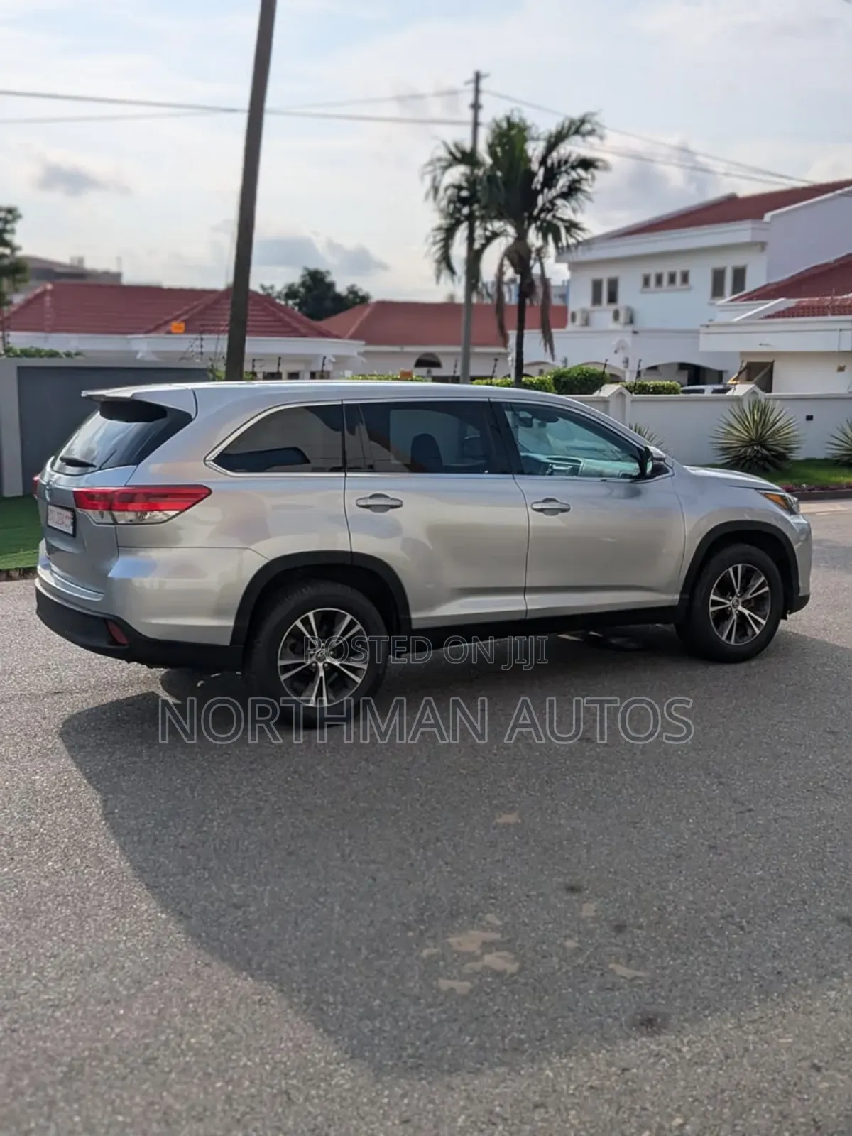 Toyota Highlander LE 2019 Silver