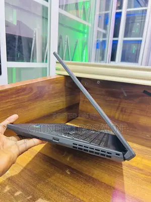 Laptop Asus TUF Gaming F17 16GB Intel Core i5 SSD 512GB