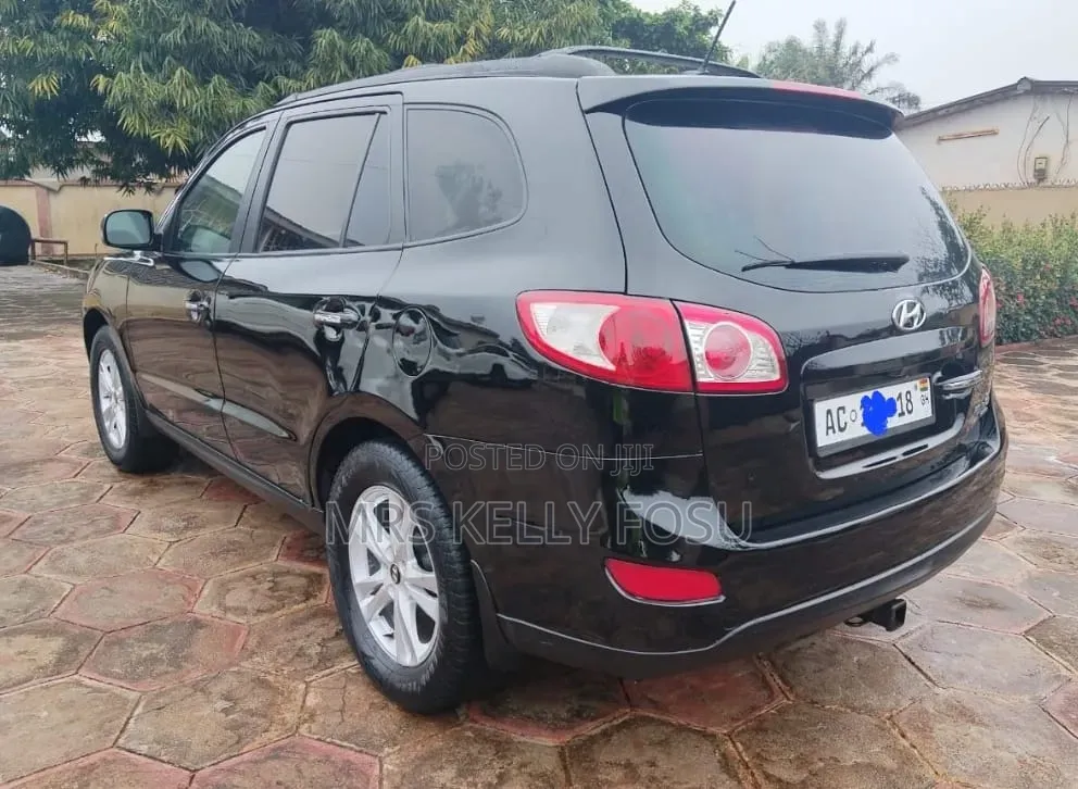 Hyundai Santa Fe 2011 Black