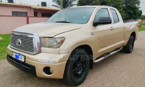 Toyota Tundra 2010 Gold