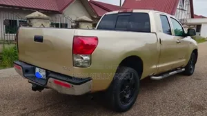 Toyota Tundra 2010 Gold