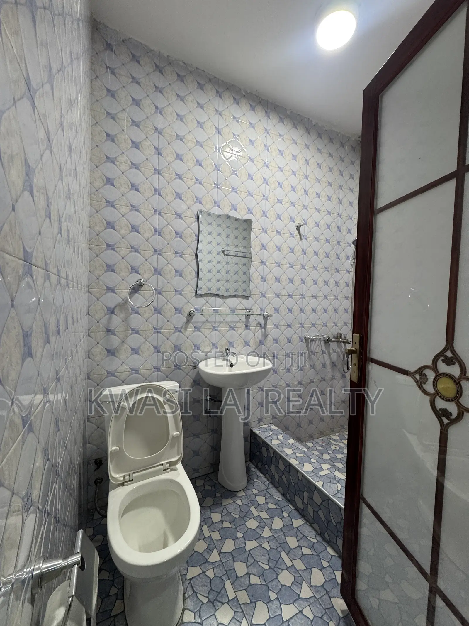 2bdrm Apartment in Whitecross, Weija for rent
