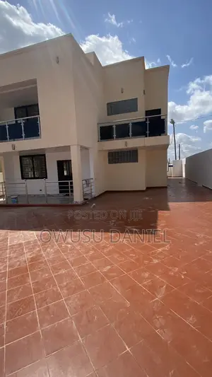 4bdrm House in Ahodwo Daban Newsite, Kumasi Metropolitan for sale