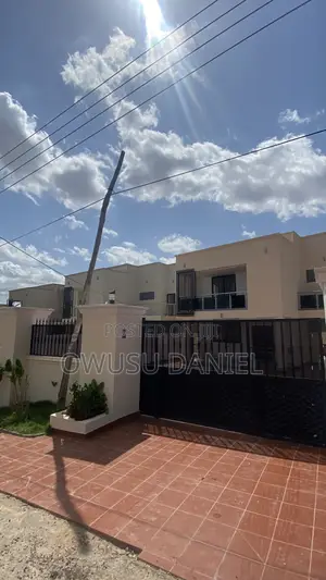 4bdrm House in Ahodwo Daban Newsite, Kumasi Metropolitan for sale