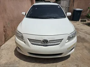 Toyota Corolla 2009 White