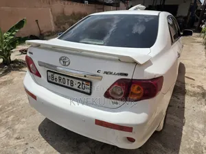 Toyota Corolla 2009 White