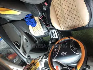 Hyundai Elantra Limited Sedan FWD (1.8L 4cyl 6A) 2013