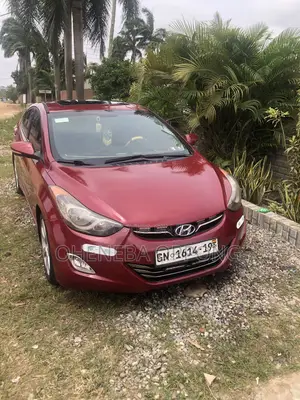 Hyundai Elantra Limited Sedan FWD (1.8L 4cyl 6A) 2013