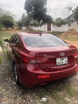 Hyundai Elantra Limited Sedan FWD (1.8L 4cyl 6A) 2013