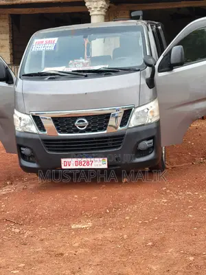 Nissan Caravan (Urvan) 2015 Grey
