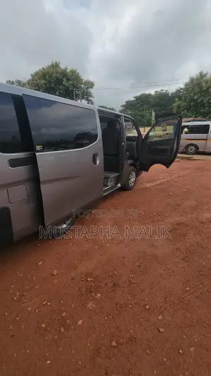 Nissan Caravan (Urvan) 2015 Grey